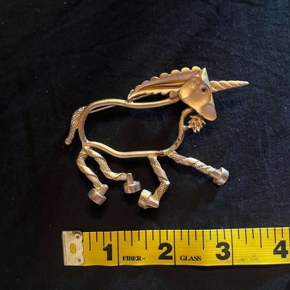N/A abstract goldtone